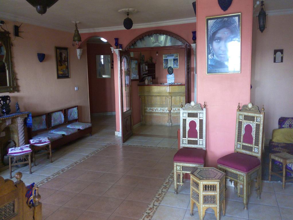 Osiris Hostel *